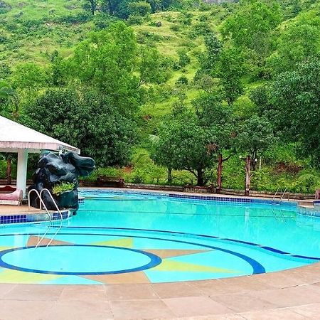 Golden Resort&Farm Nashik Eksteriør billede