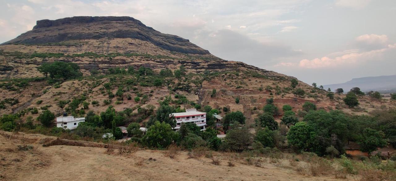 Golden Resort&Farm Nashik Eksteriør billede