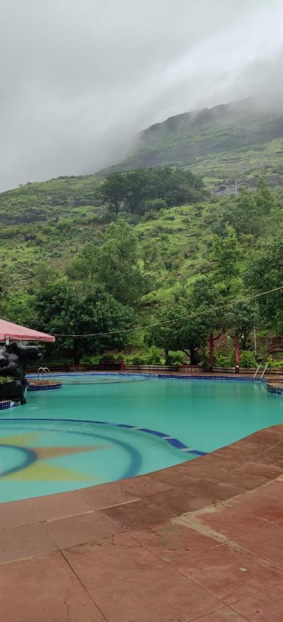 Golden Resort&Farm Nashik Eksteriør billede