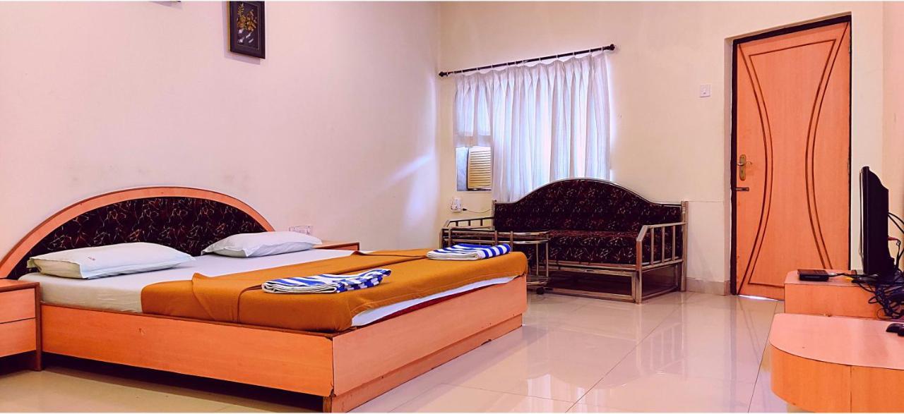 Golden Resort&Farm Nashik Eksteriør billede