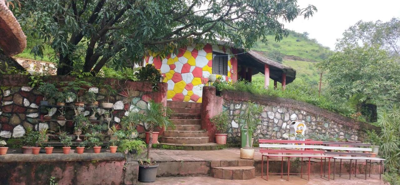 Golden Resort&Farm Nashik Eksteriør billede